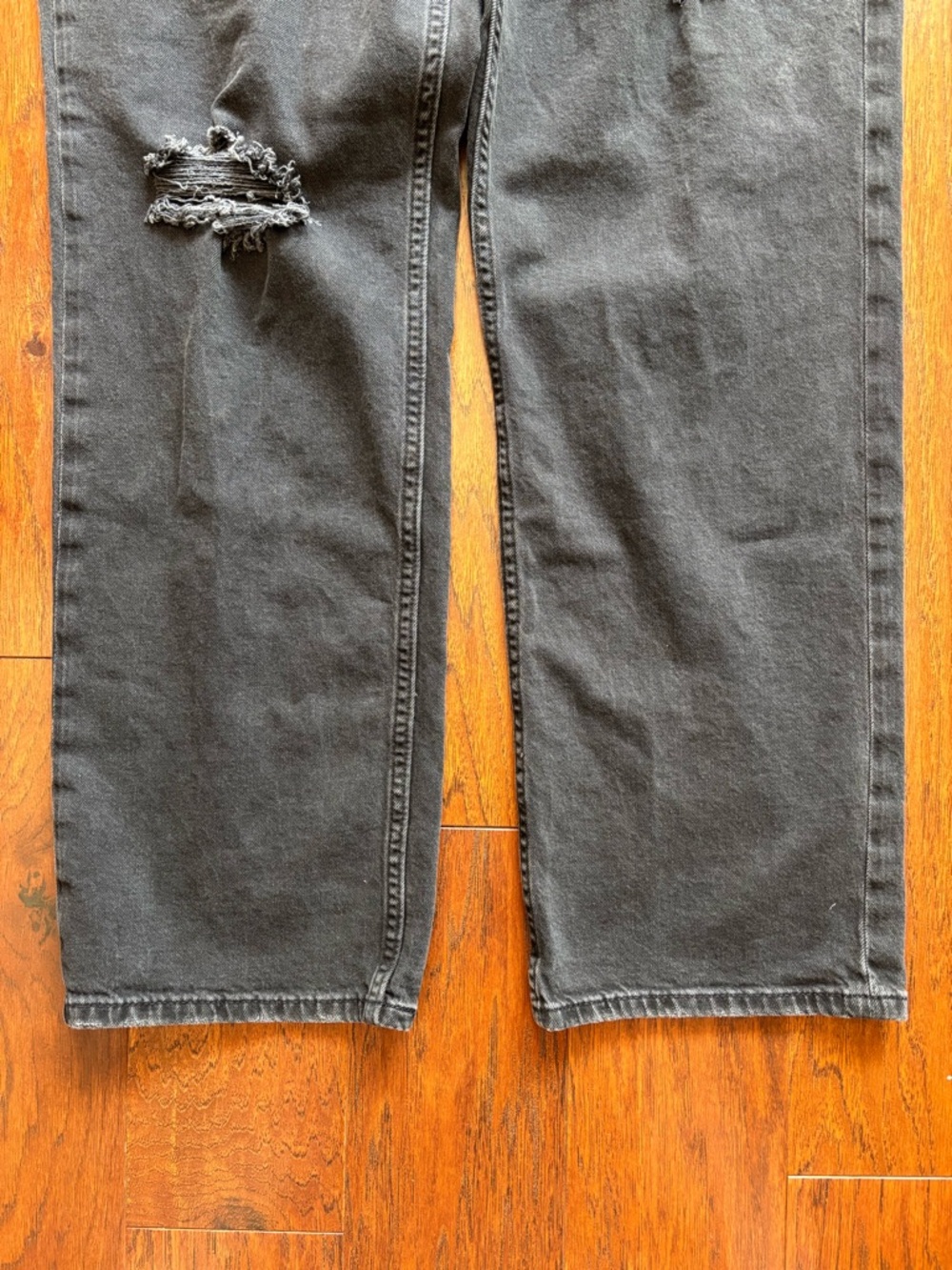 Gap High Rise ’90s Straight Black Distressed Jeans | Size 31/12 - Picture 7 of 8